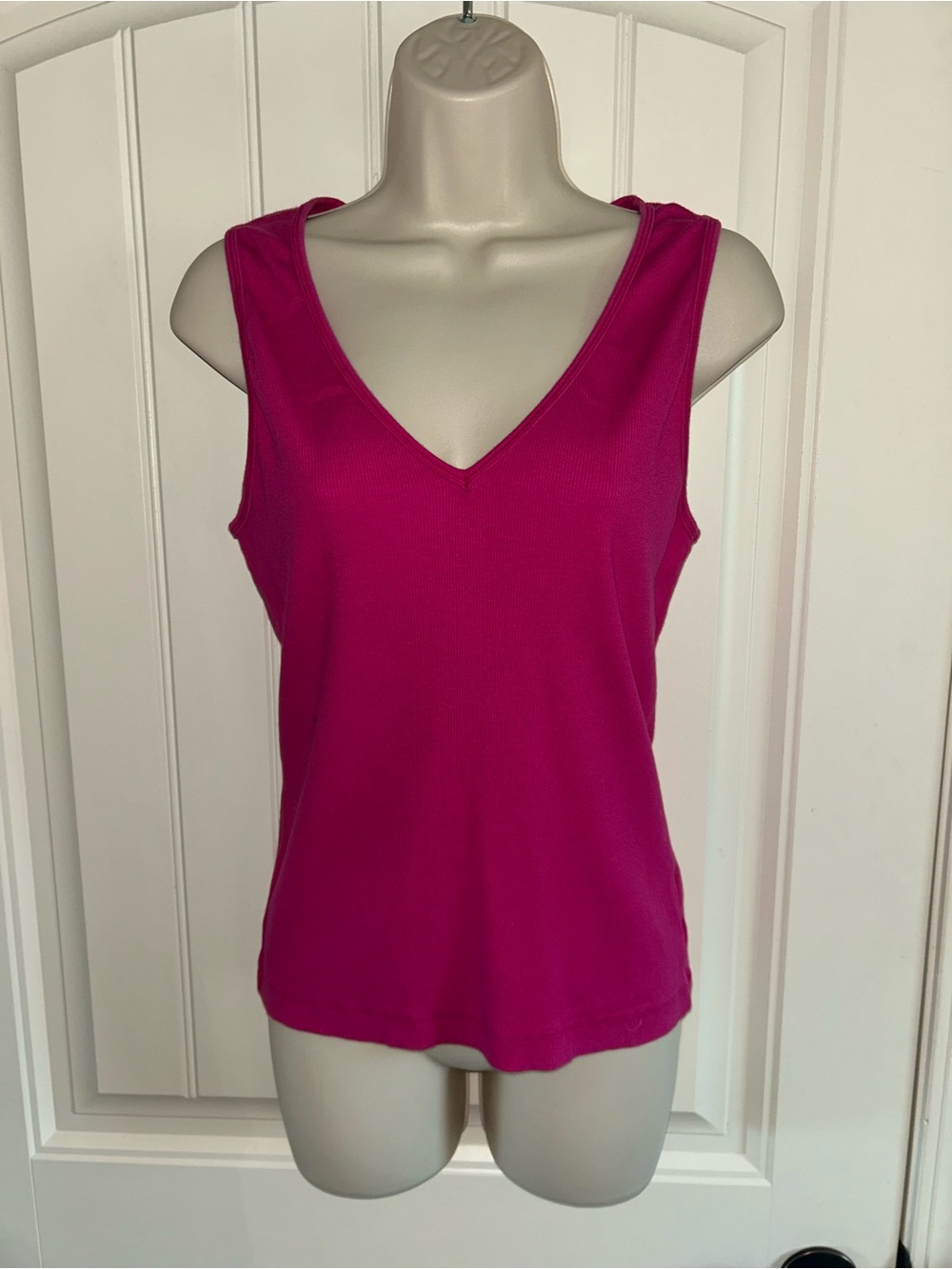 NEW Hard Tail Fuchsia V-Neck Tank Top Sz L